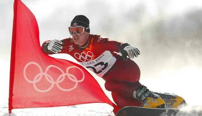 Decomisaron motos de lujo y drogas ligadas a exatleta olímpico buscado por el FBI