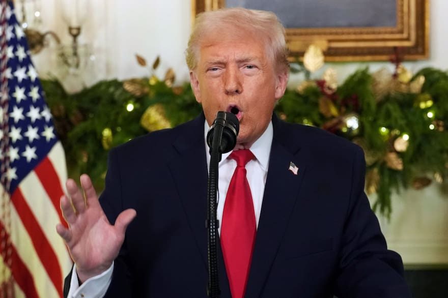 El plan de Trump para cancelar miles de casos de asilo a migrantes y acelerar la deportación