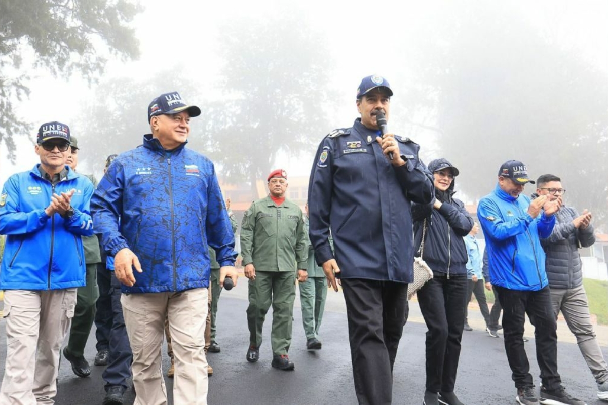Maduro ordenó a organismos policiales alistarse a "todas las formas" de lucha armada