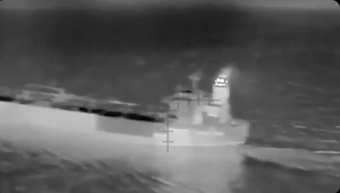 En VIDEO: Ucrania atacó por primera vez a un petrolero de la flota fantasma rusa en el mar Mediterráneo