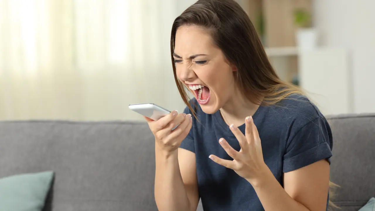 La Universidad de Oxford elige "rage bait" como la palabra del año 2025: qué significa