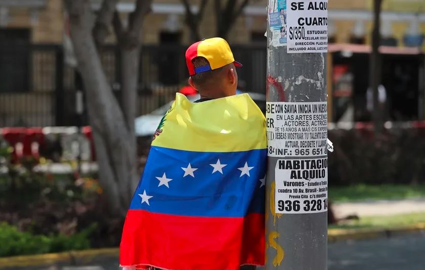 Ingresos bajos y alta informalidad: la realidad económica de los venezolanos en Perú, según informe