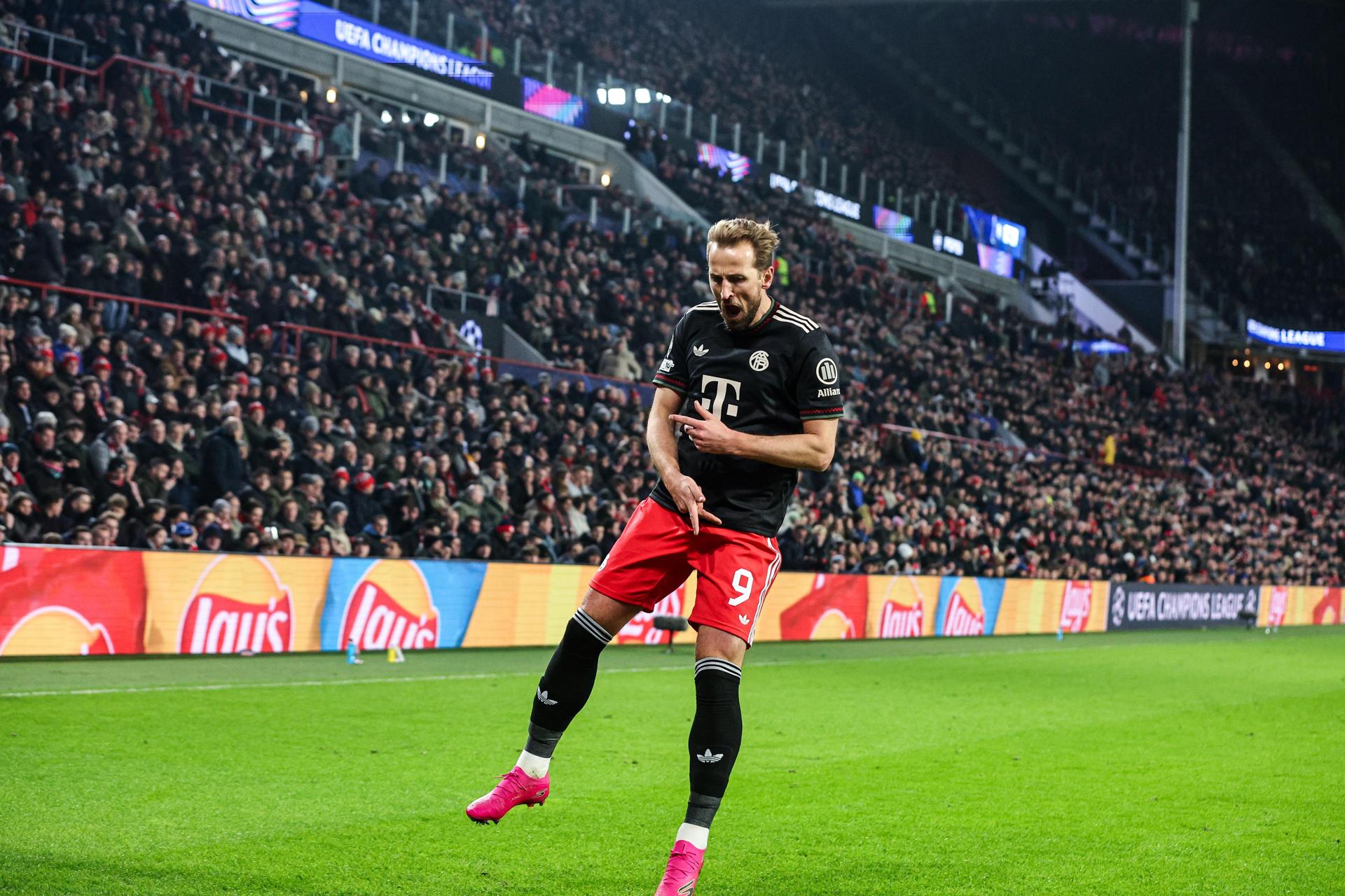 Bayern Múnich respondió ante el PSV y terminó como escolta del Arsenal