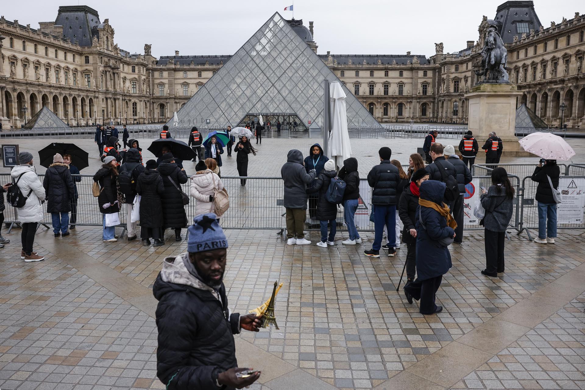 Museo del Louvre permanecerá cerrado este #19Ene por la huelga de sus trabajadores