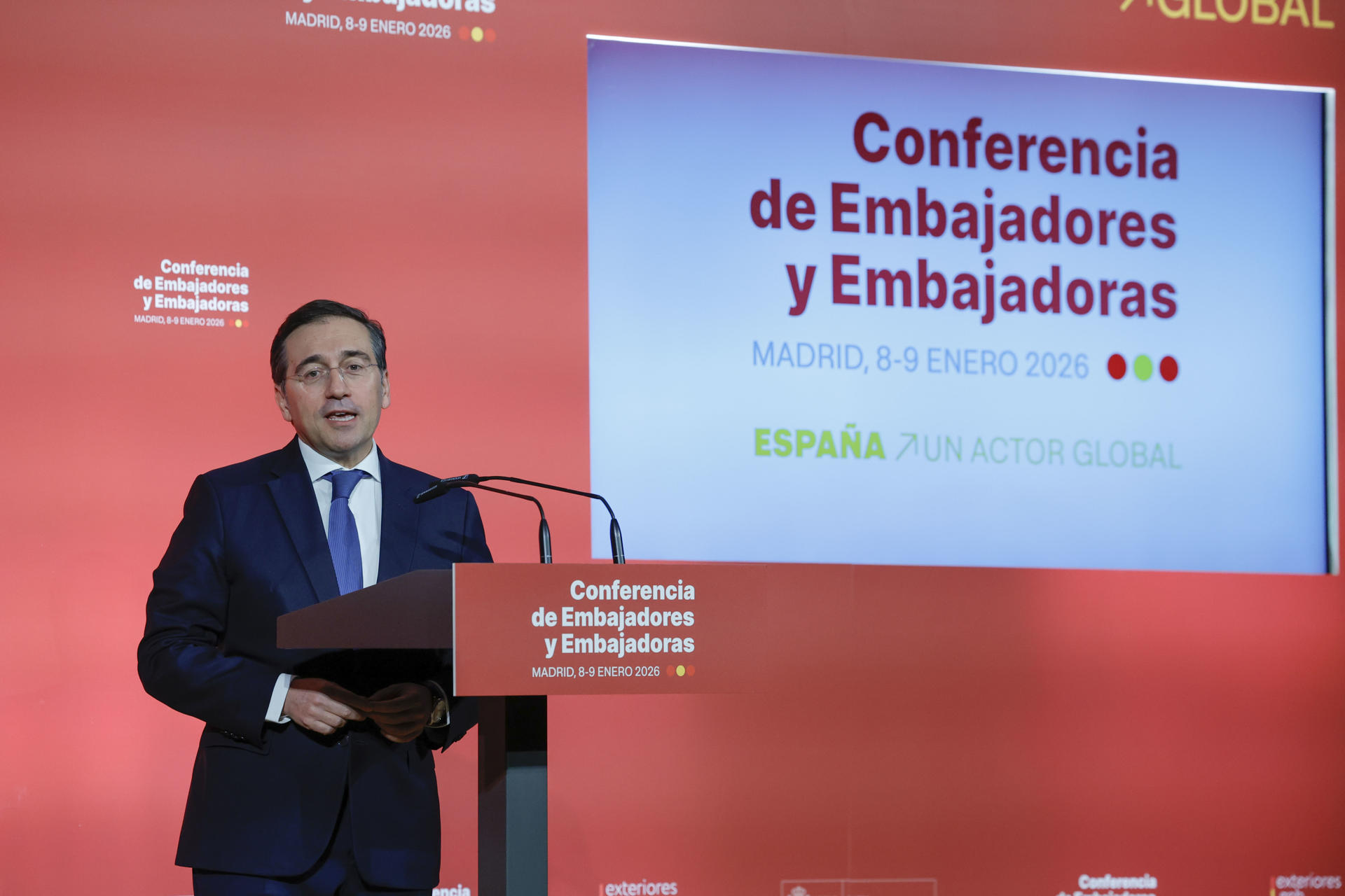 Canciller español urge a no resignarse a volver a "la ley de la selva" como en Ucrania o Venezuela