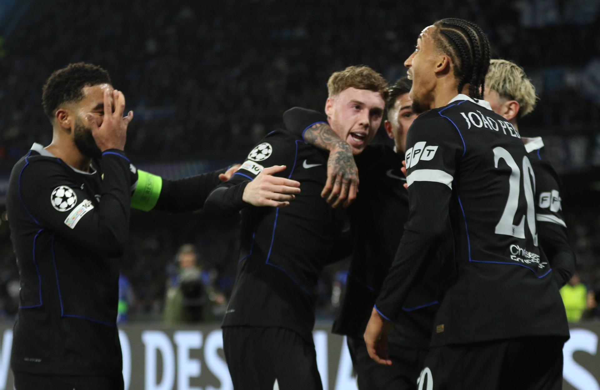 Chelsea certificó su presencia en octavos tras eliminar al Napoli