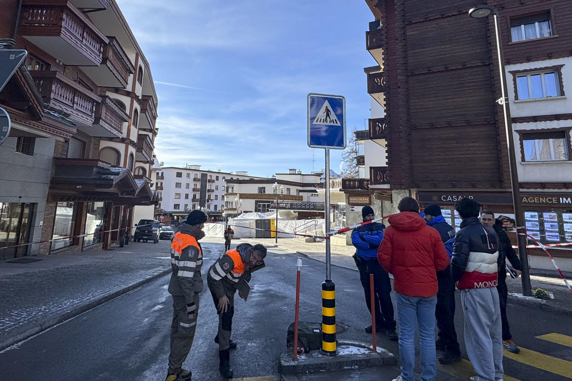 Dos jóvenes que escaparon del mortal incendio en Suiza relataron el pánico ante lo ocurrido