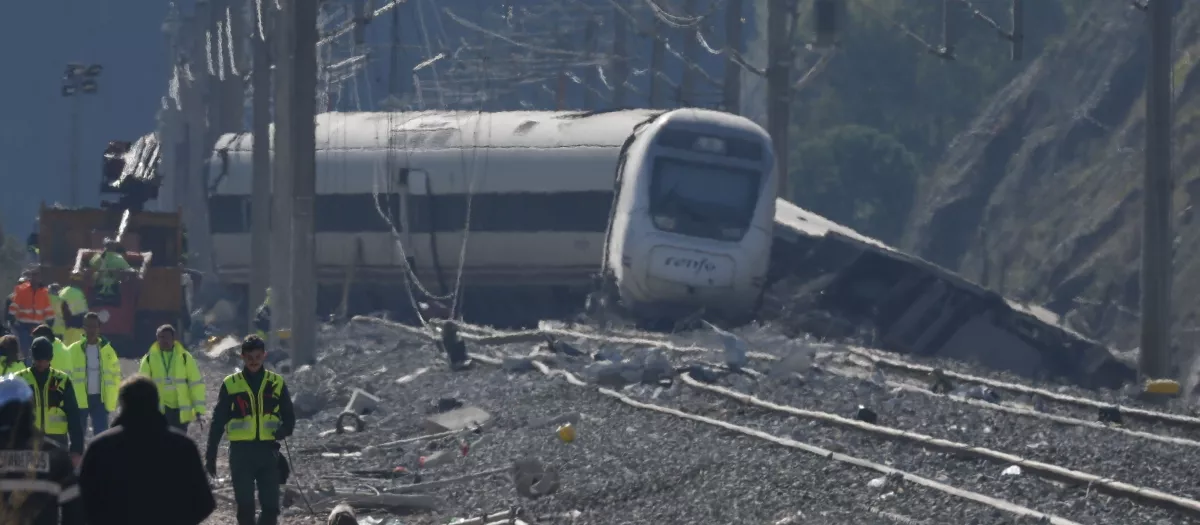 El último rosario de una mujer para salvar a sus nietos en el trágico accidente de trenes en España