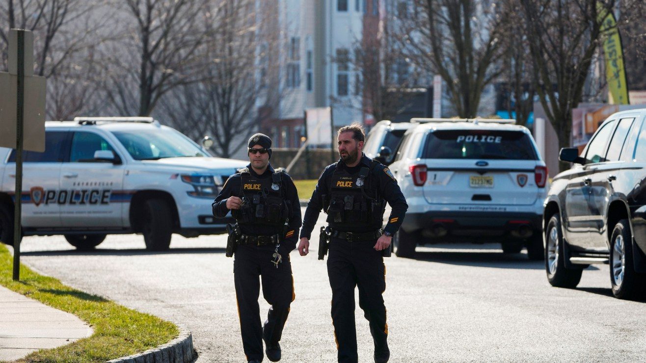 El dantesco hallazgo de la policía en una casa de Nueva Jersey tras abatir a un hombre con machete