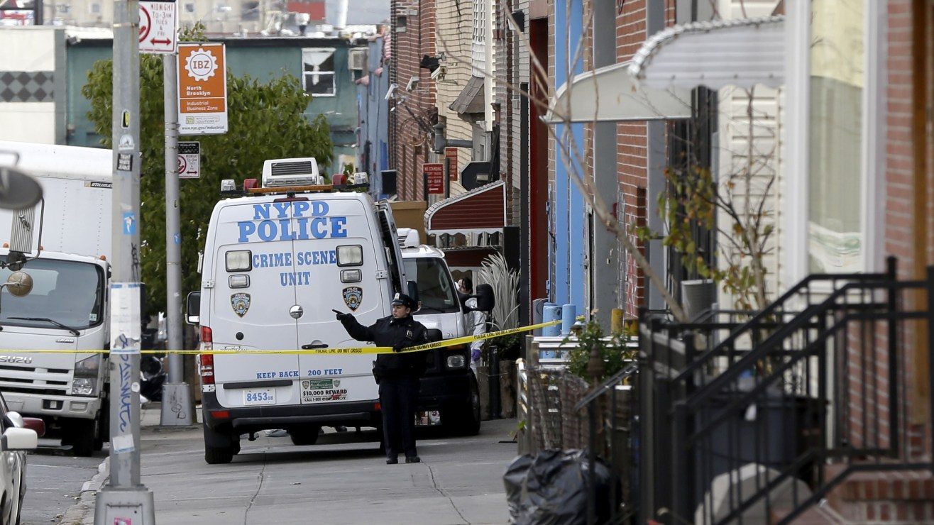 Conmoción en Brooklyn: Apuñaló y mató a su abuela de 85 años tras supuesto episodio psicótico
