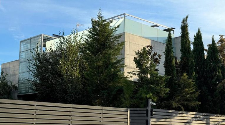 Zapatero ingresó 1,6 millones al vender el chalet que compró cuando comenzó a intermediar con Maduro