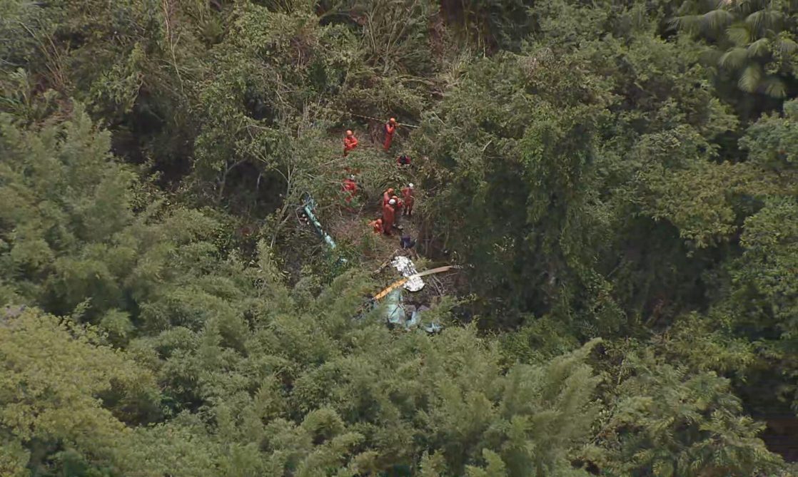 VIDEO: caída de un helicóptero en zona boscosa de Río de Janeiro dejó tres muertos
