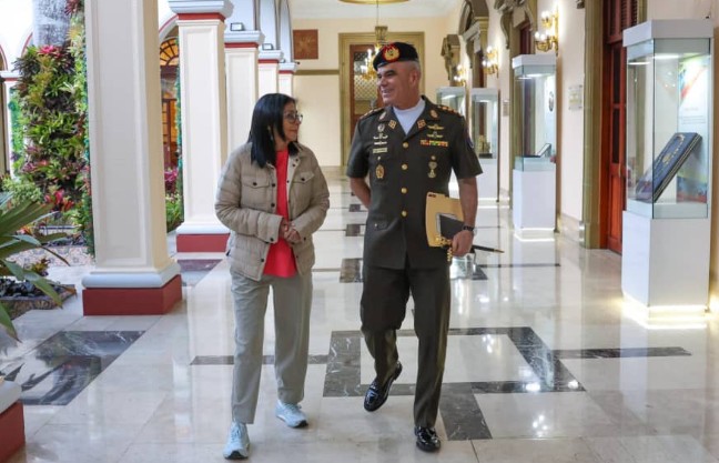 Delcy Rodríguez recibirá insignias de comandante en jefe de la Fuerza Armada de Venezuela