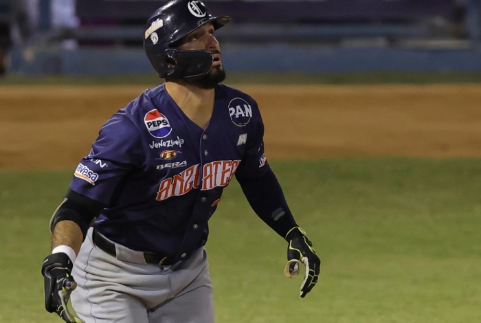 Caribes sentenciaron a los Bravos para asentarse en el primer lugar del Round Robin
