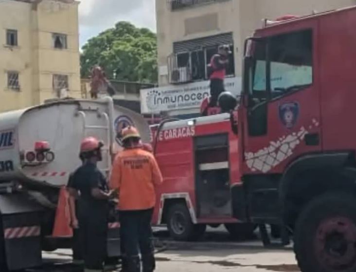 Tragedia en Caracas: incendio en apartamento dejó una octogenaria fallecida este #7Ene (Imágenes)