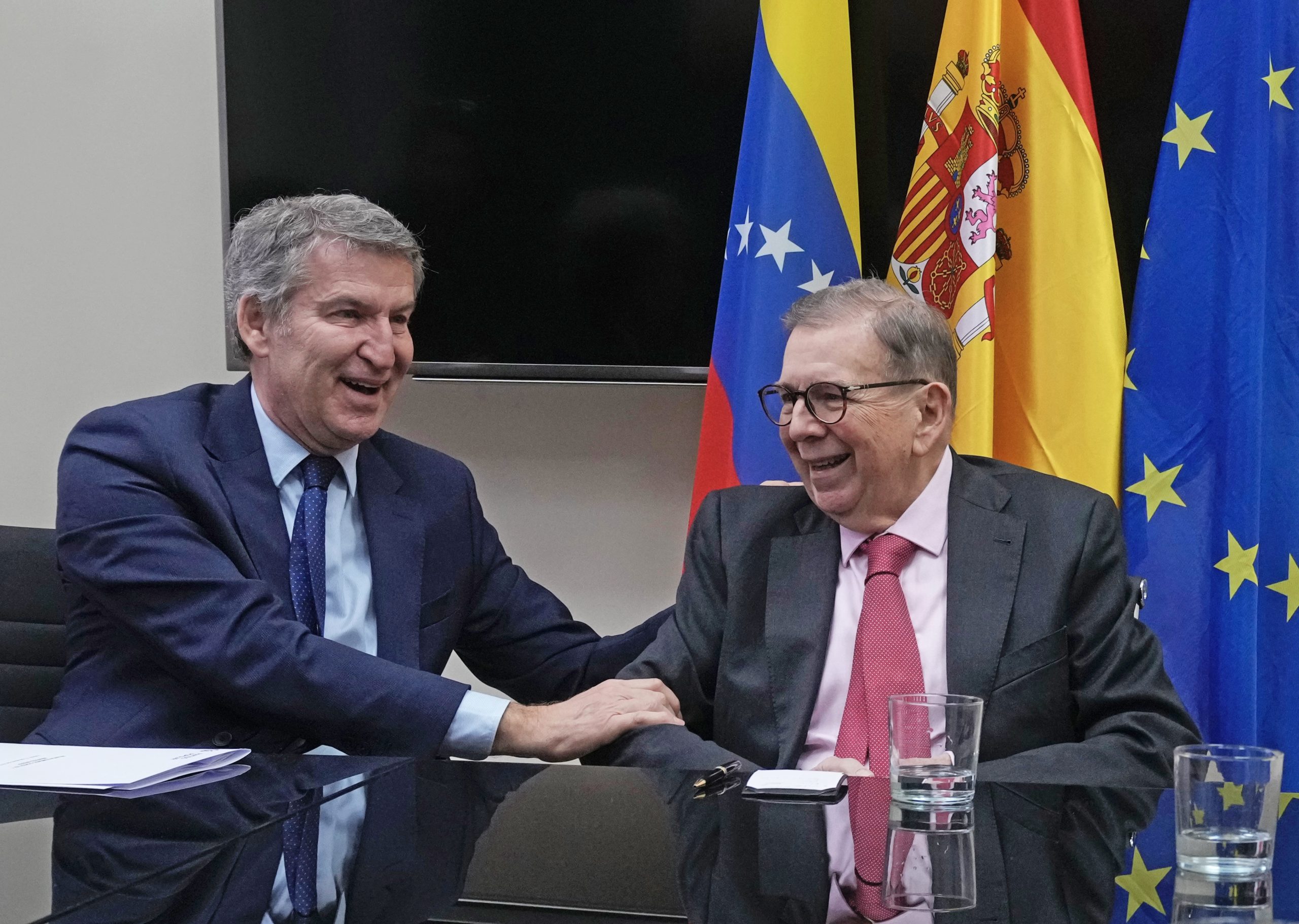 Alberto Feijóo se reunió con Edmundo González y pidió la caída inmediata y completa del chavismo