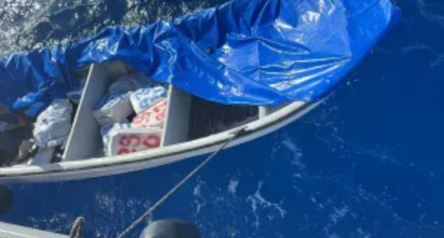 Decomisan 278 paquetes de droga en embarcación interceptada en las costas de Darién