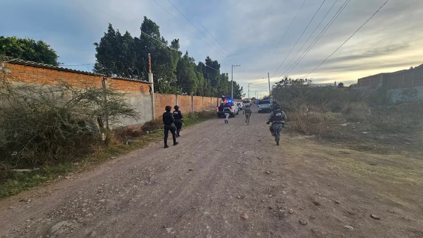 Al menos 11 muertos y 12 lesionados tras tiroteo en campo de fútbol en el centro de México