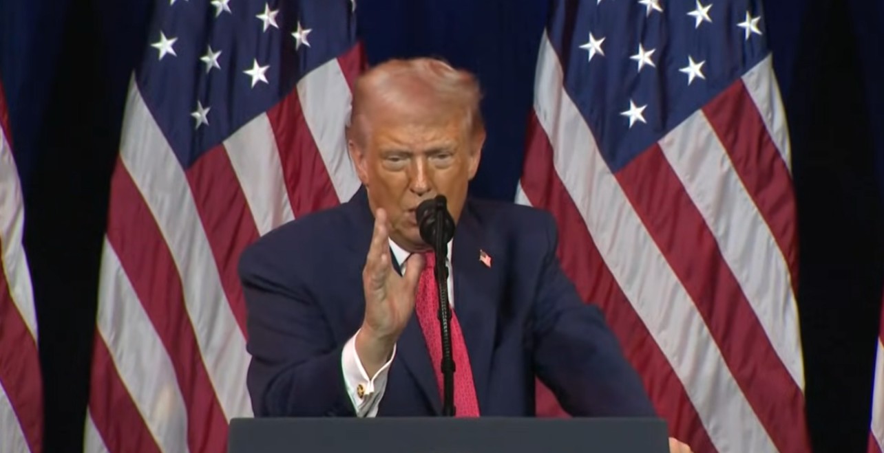 Trump insta a republicanos a ganar elecciones legislativas para evitar un juicio político