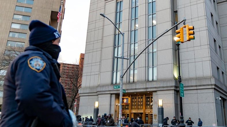 Nicolás Maduro y Cilia Flores aceptaron permanecer detenidos tras no solicitar fianza inmediata