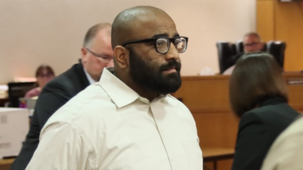 Le dieron cadena perpetua a hombre de California que apuñaló 11 veces a su esposa y abusó de su cadáver