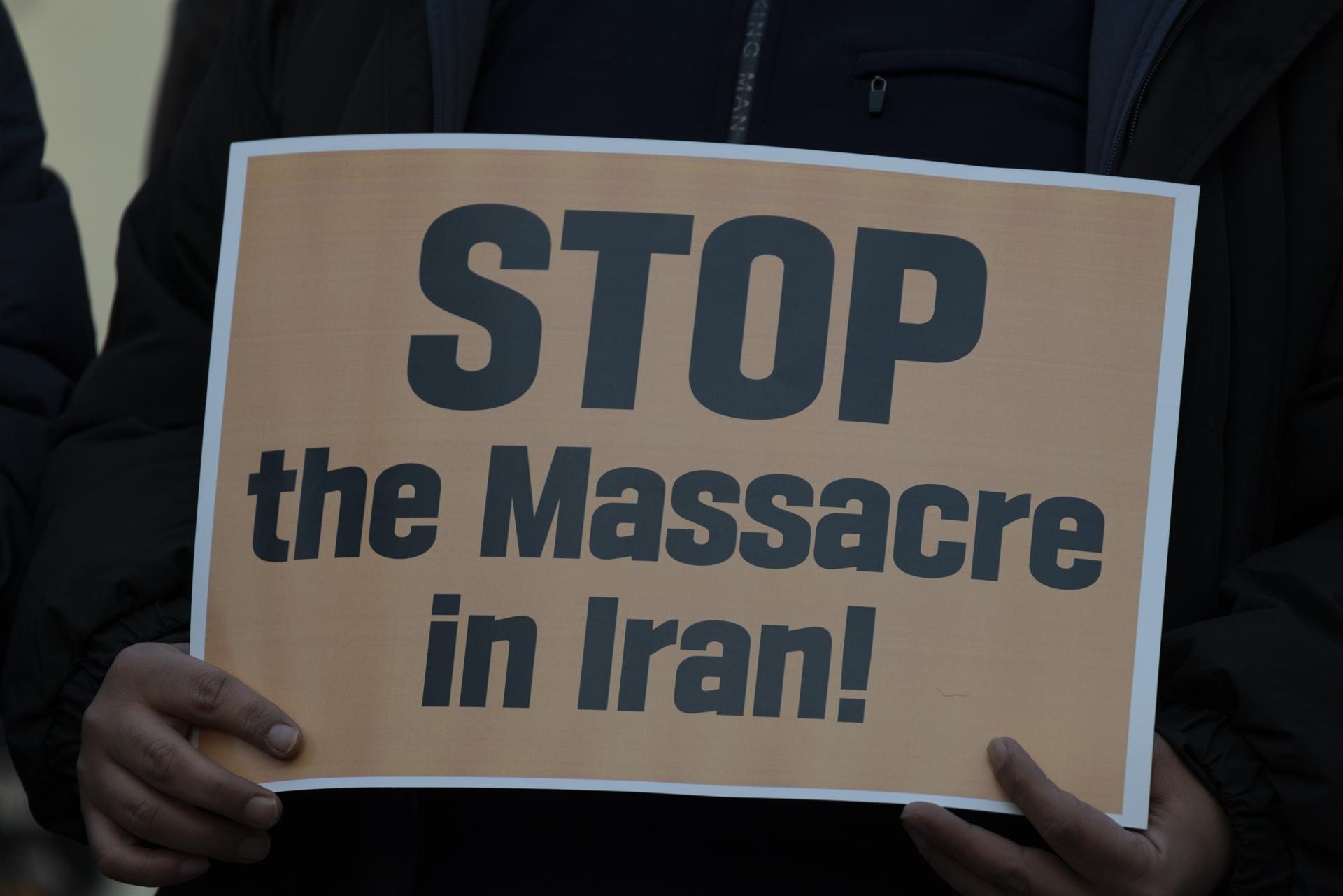 Régimen iraní exige dinero a familiares para entregar los cuerpos de manifestantes muertos