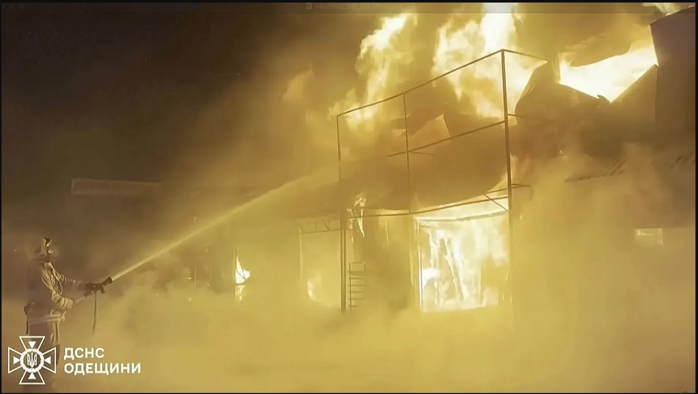 Al menos un muerto y dos heridos dejó ataque nocturno ruso contra Ucrania (Imágenes)