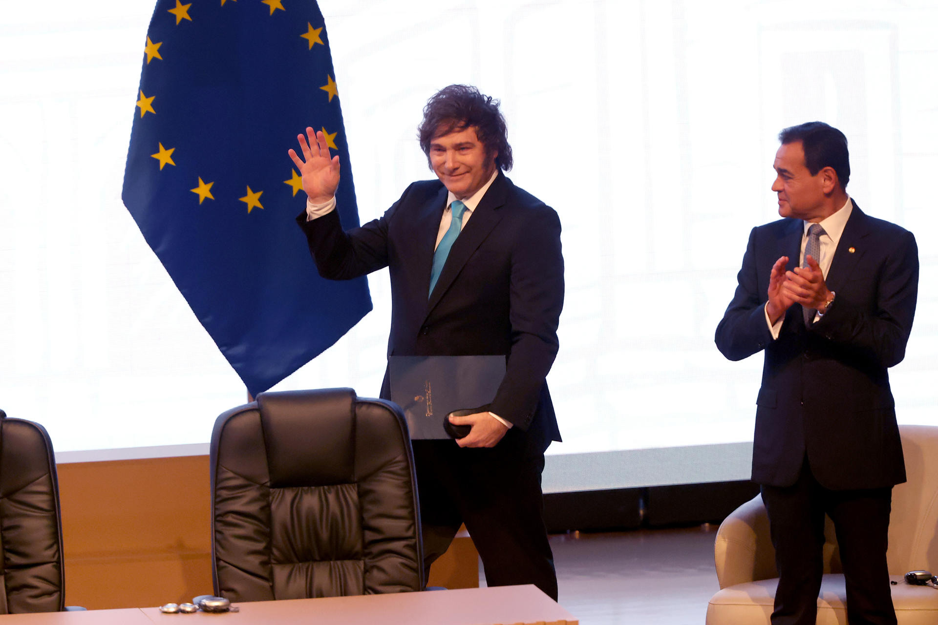 Milei aplaudió en el Mercosur la decisión y determinación de Trump para capturar a Maduro