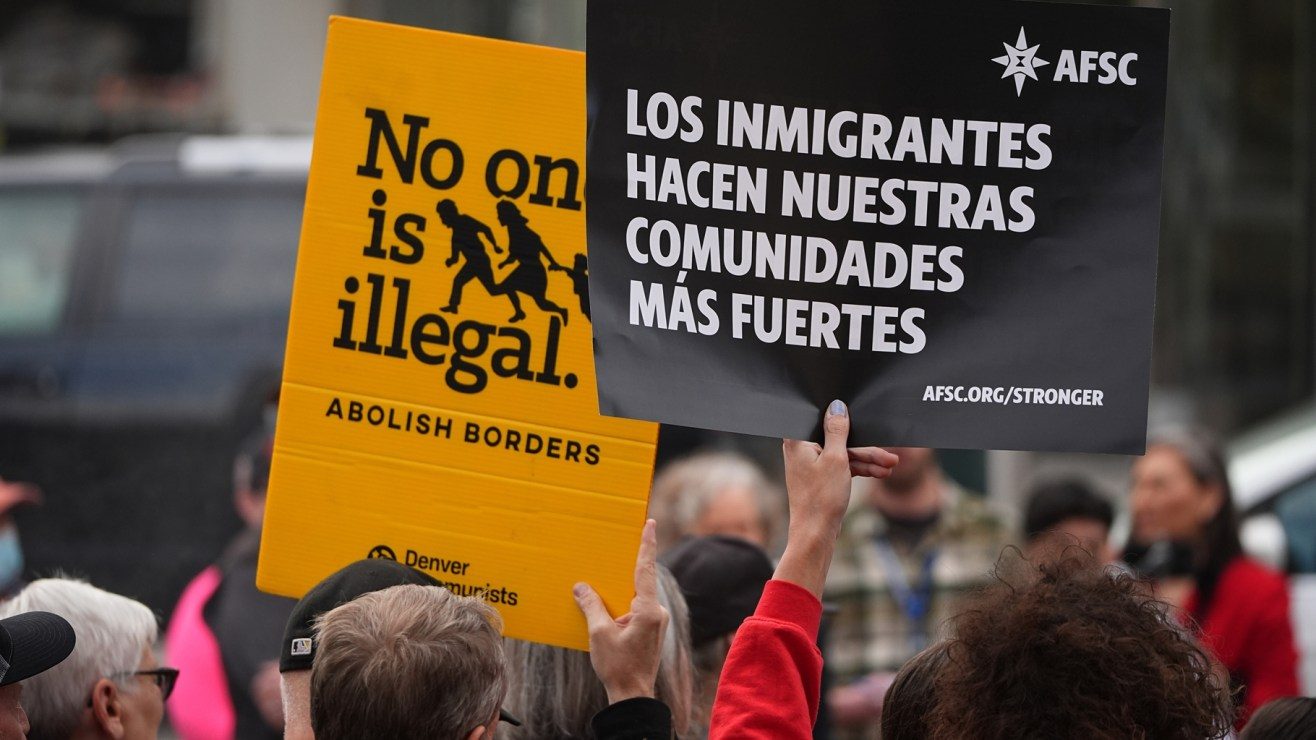 Trump suspenderá pagos federales a ciudades santuario a partir de este mes