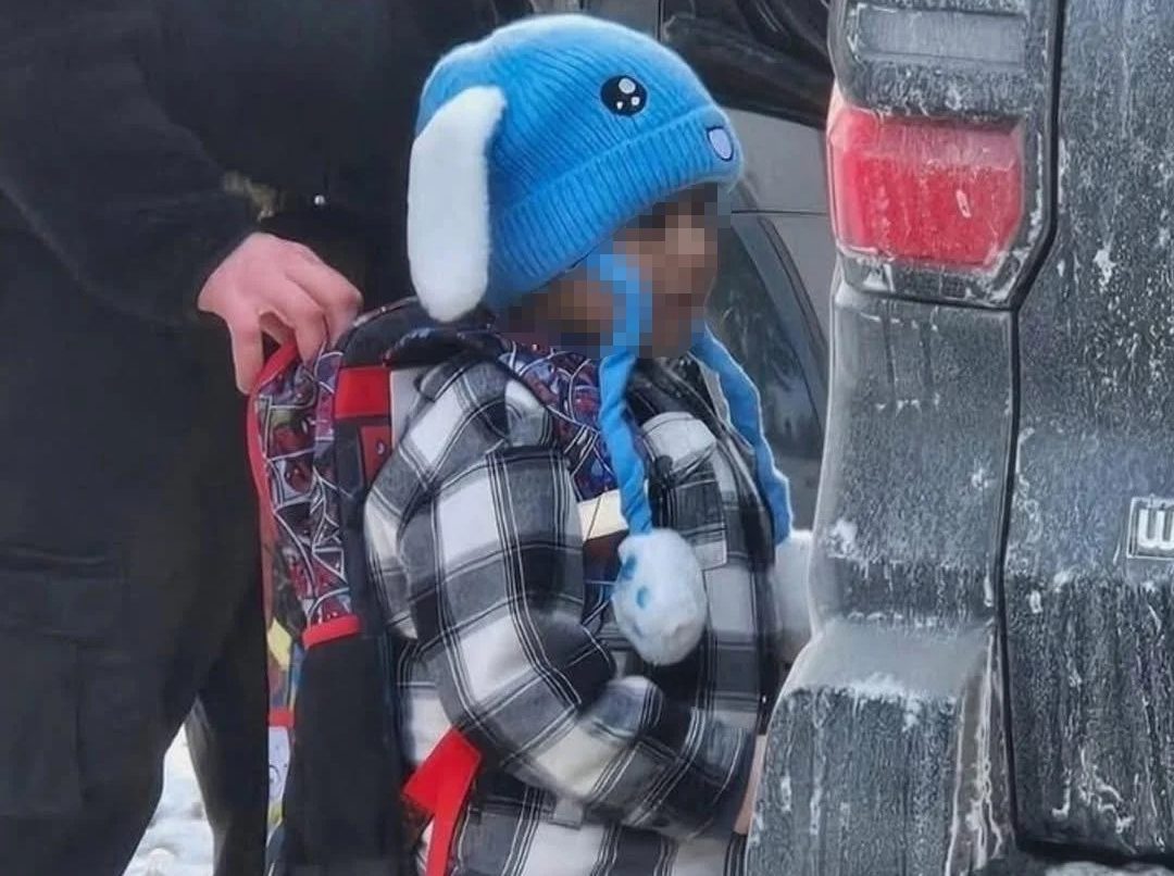 Juez federal bloqueó la deportación del niño de cinco años y su padre detenidos en Minnesota