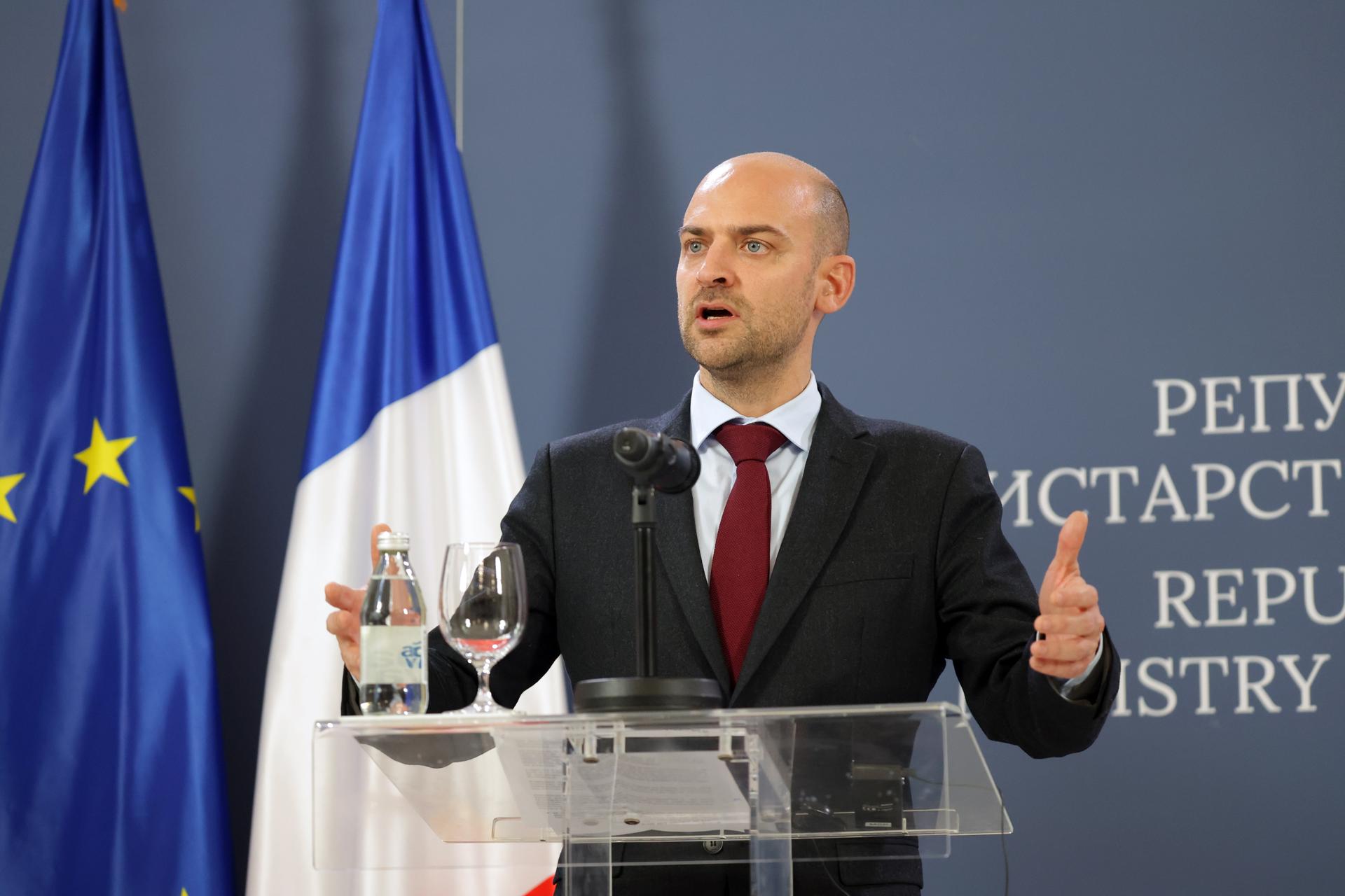 Gobierno francés acoge "con prudencia" la excarcelación de presos políticos en Venezuela