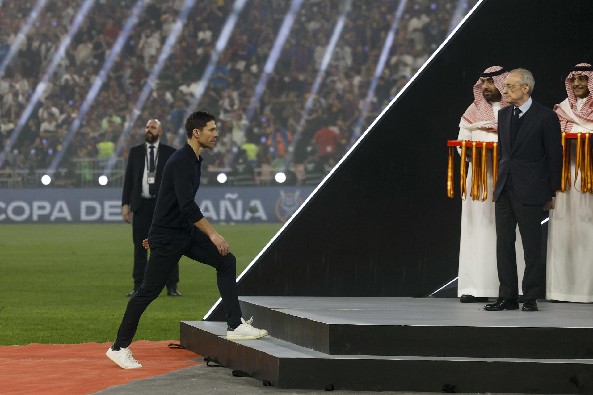 Real Madrid destituye a Xabi Alonso como entrenador