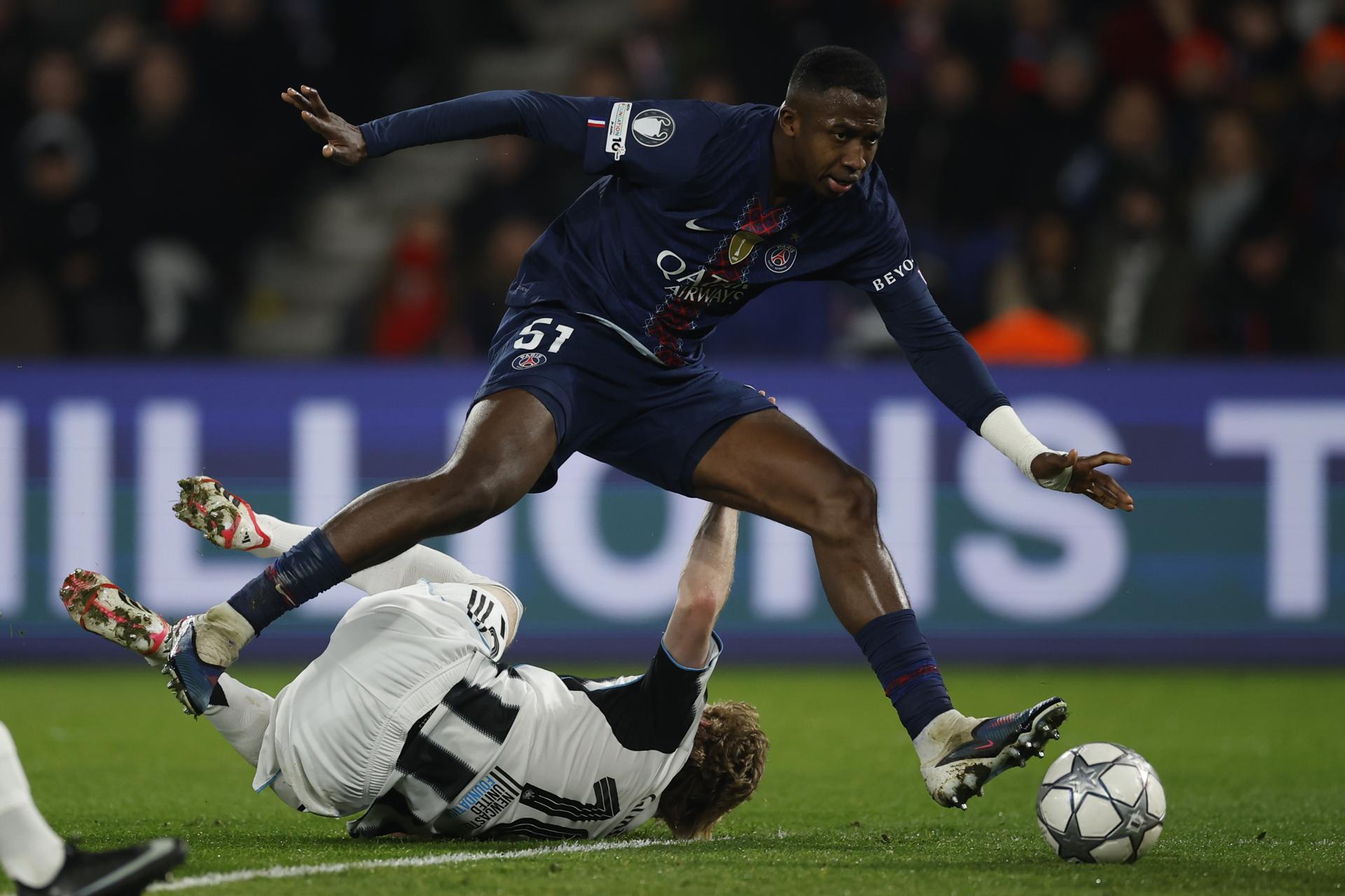 Un frío empate dejó a PSG y Newcastle fuera del Top 8 en Champions