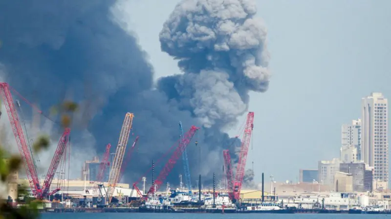 En VIDEO: así fue el aterrador impacto de un dron iraní contra un edificio residencial en Bahréin