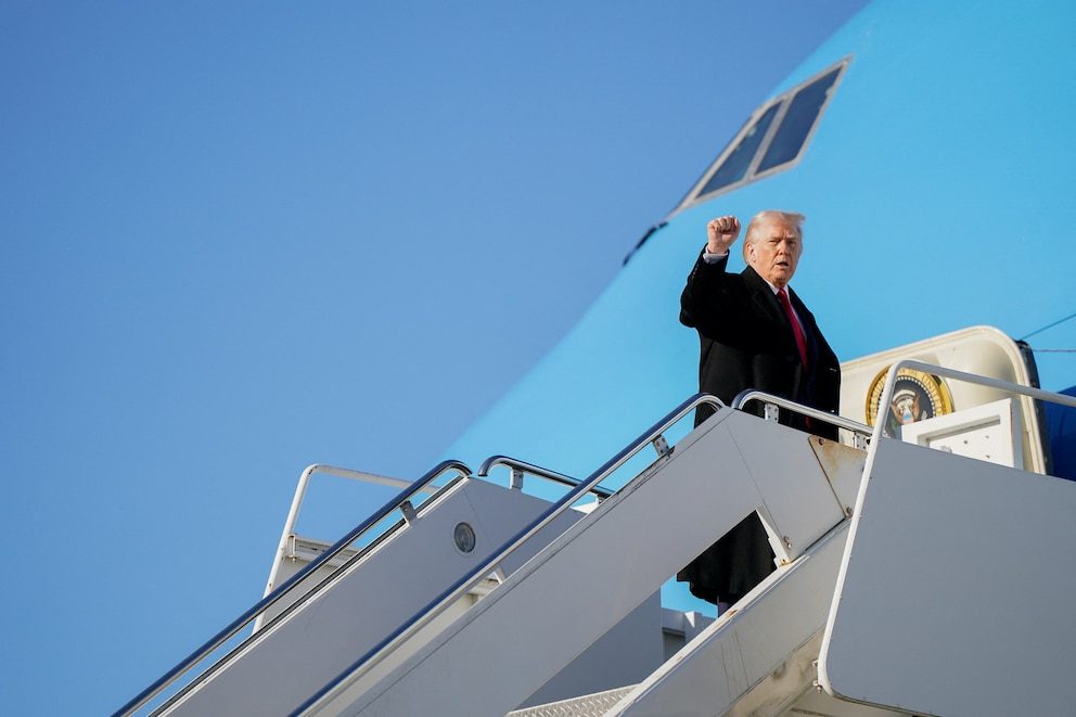 Trump ordenó cambios en la imagen del Air Force One: los nuevos colores que lucirá el avión oficial