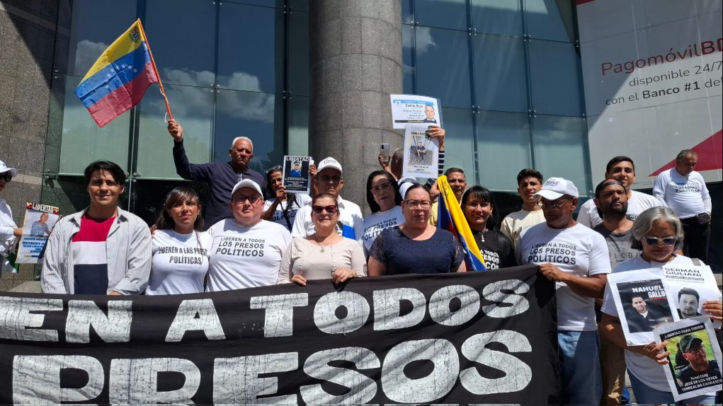Concentración ante la sede de la ONU en Caracas para exigir libertad de presos políticos (FOTOS)
