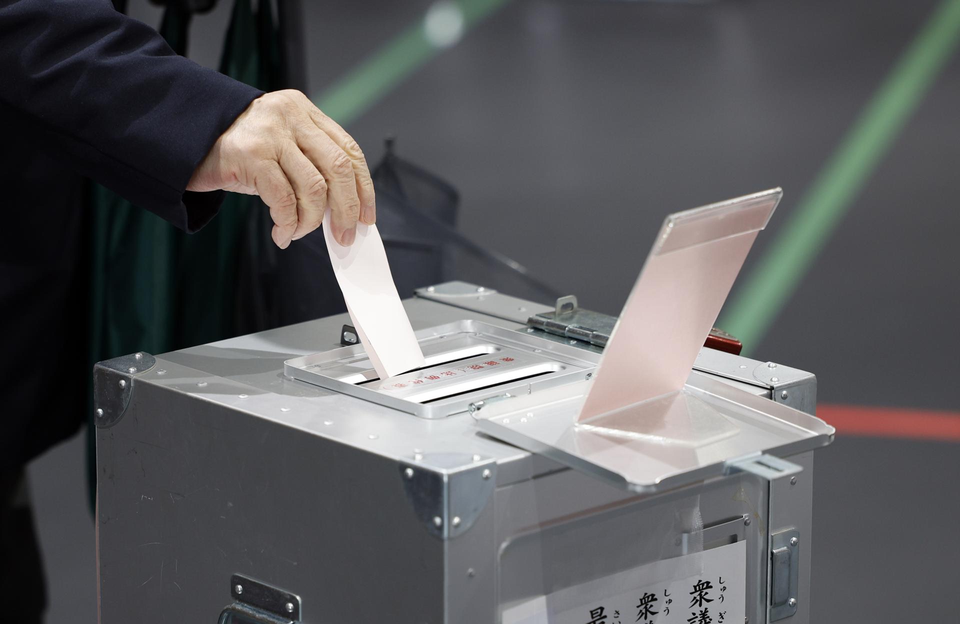 La conservadora Takaichi se posiciona como ganadora y amplía su mayoría en Japón, según los sondeos