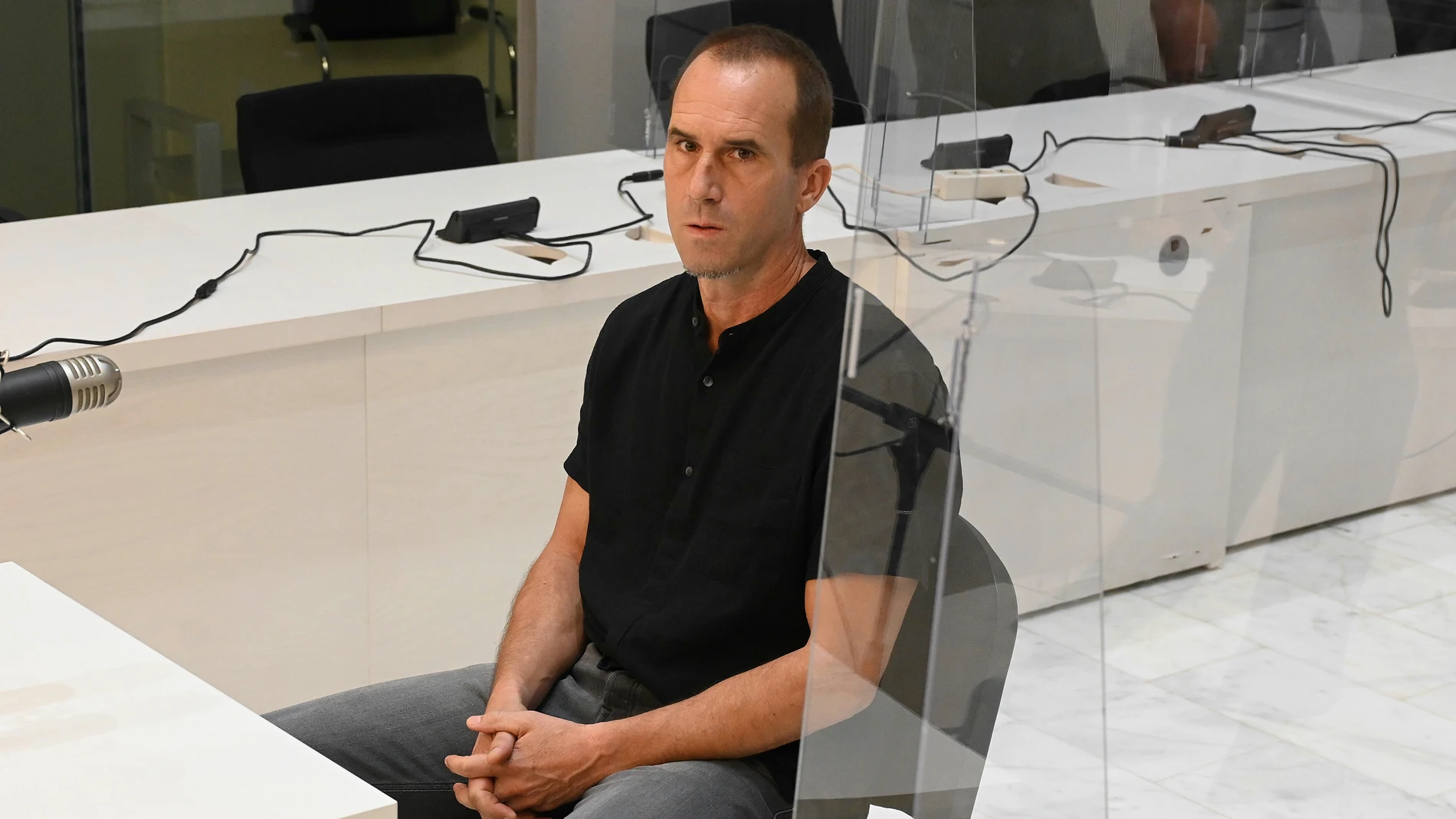 "Txeroki", el histórico exjefe de ETA, en la calle de lunes a viernes