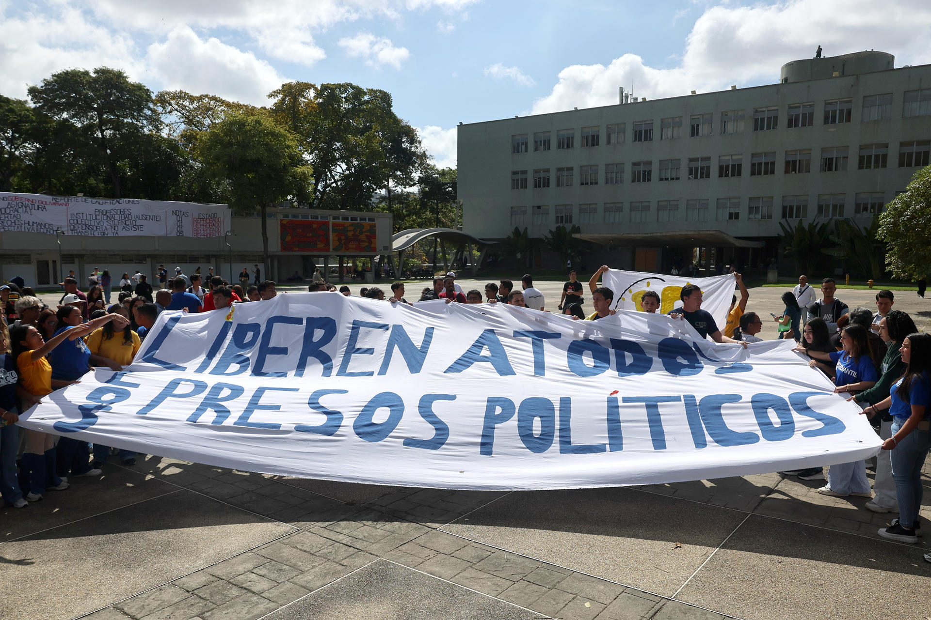 Varias ONG urgen que se publique proyecto de amnistía para presos políticos