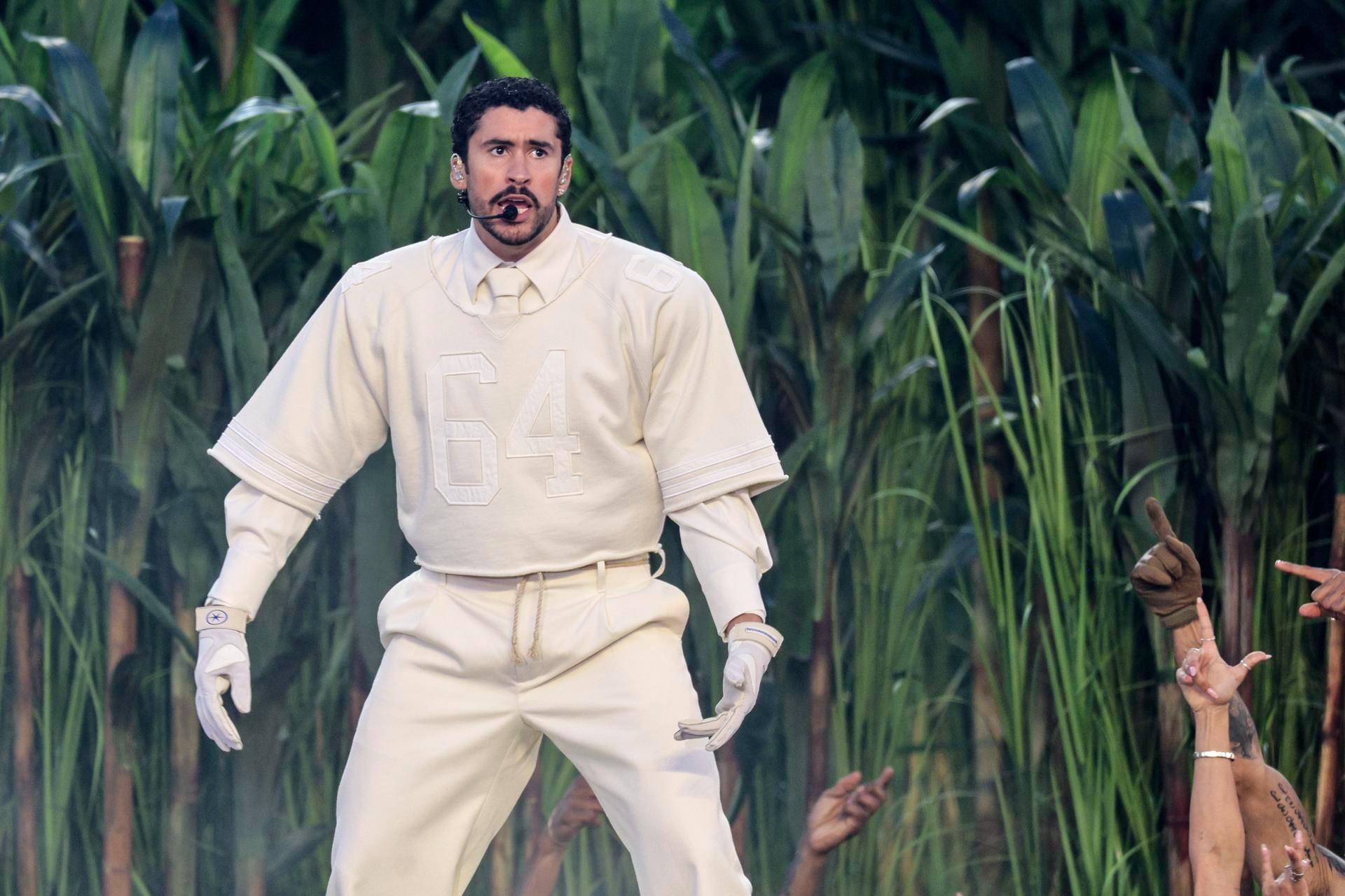 Este curioso disfraz del show de Bad Bunny en el Super Bowl ahora cuesta una fortuna (Foto)