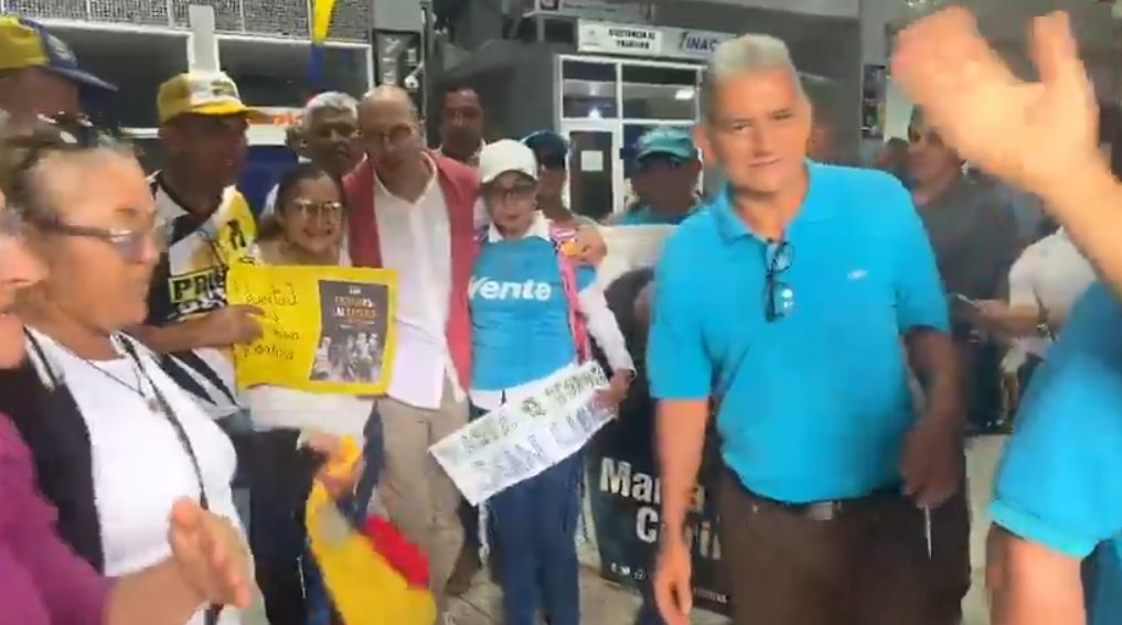 En IMÁGENES: el cálido recibimiento a Guillermo Segnini en Mérida tras varios meses de detención arbitraria