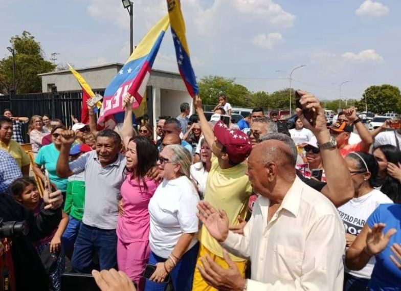 Excarcelaron a Albany Colmenares y Nikoll Arteaga, dirigentes de Vente Venezuela en Carabobo