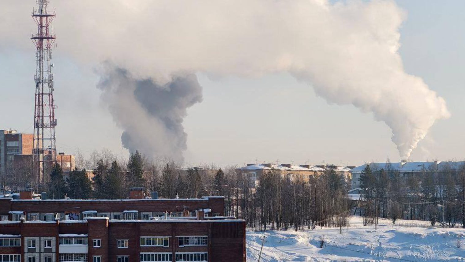 VIDEO: drones ucranianos impactaron una refinería rusa a casi dos mil kilómetros de la frontera