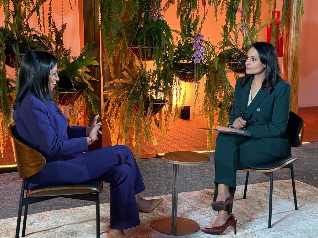 Delcy Rodríguez dijo a NBC News que Nicolás Maduro sigue siendo "el presidente legítimo"