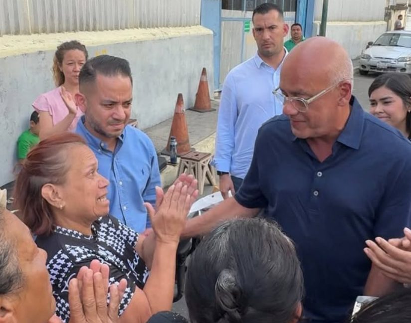 Jorge Rodríguez anunció 17 excarcelaciones de presos políticos en Zona 7