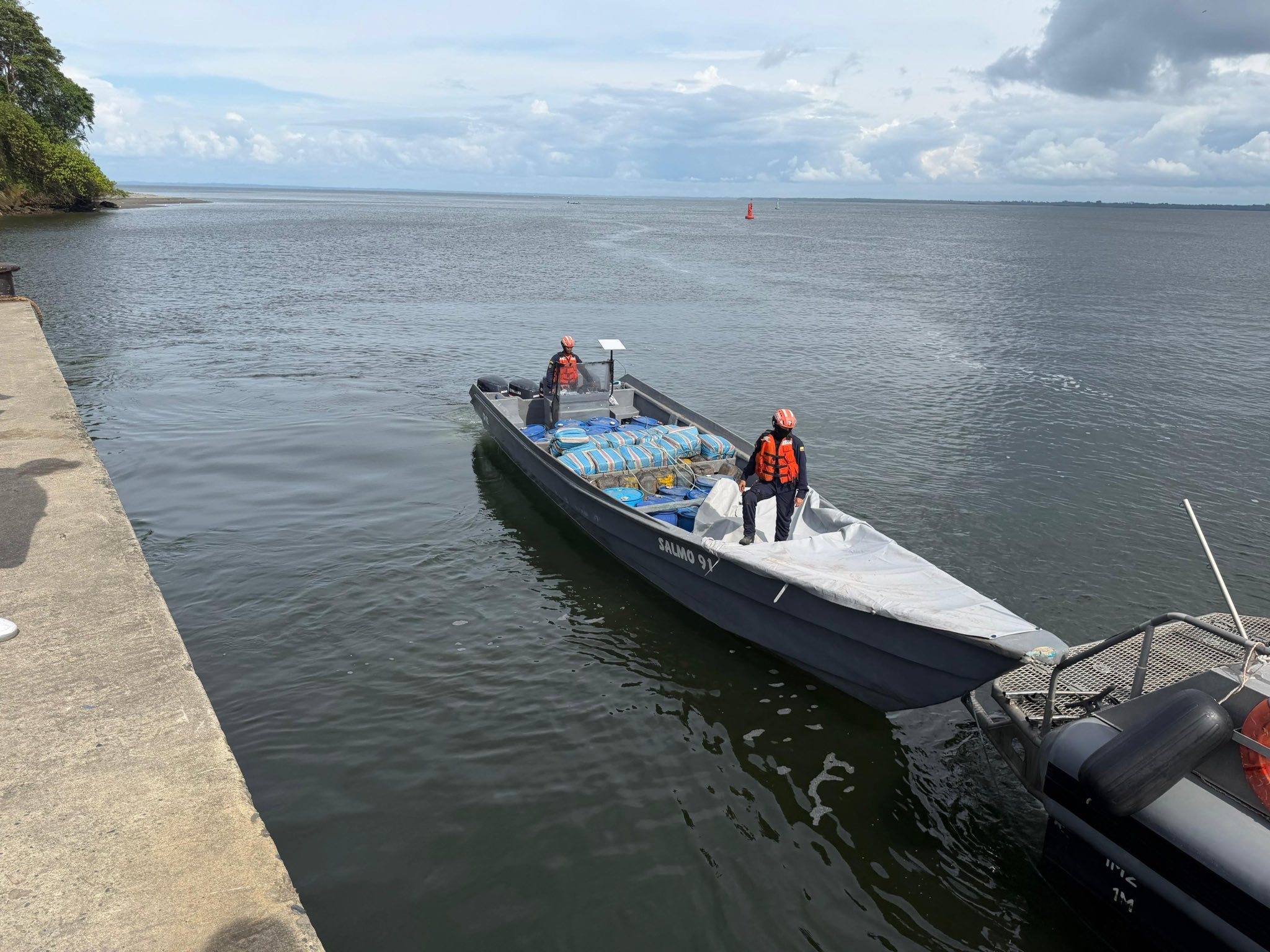 Golpe al narcotráfico: Armada de Colombia incautó más de dos toneladas de cocaína en el Pacífico