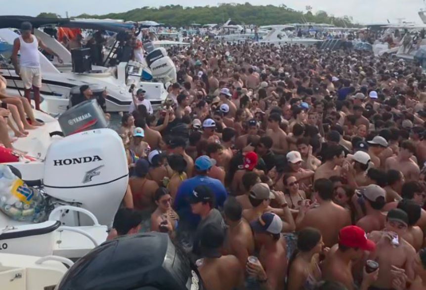 ¿Hasta cuándo? Temporadistas colapsaron otra vez el Cayo Los Juanes en pleno Carnaval (VIDEO)