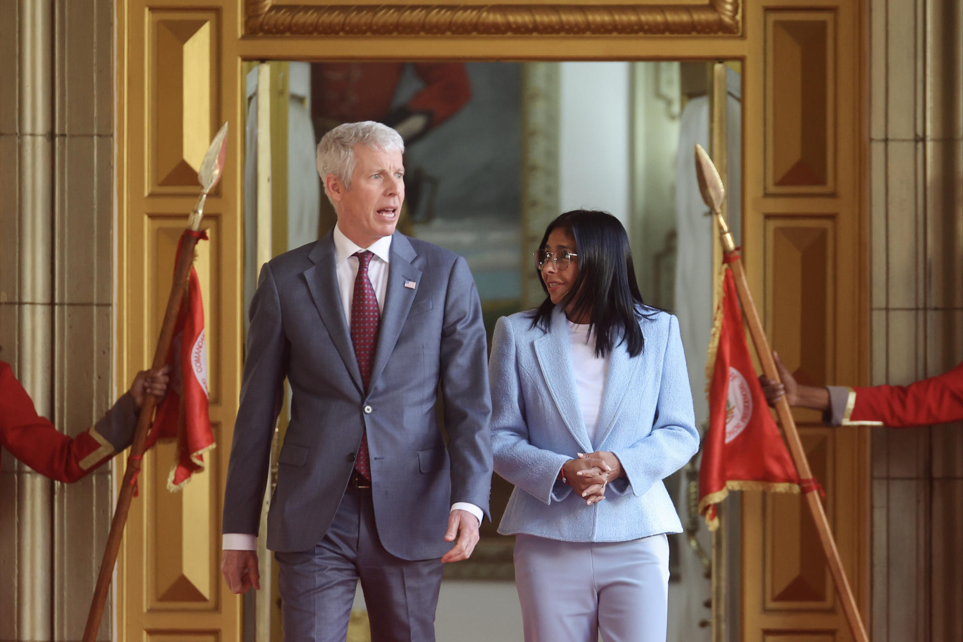 Chris Wright tras encuentro con Delcy Rodríguez: No reconocemos al gobierno actual de Venezuela