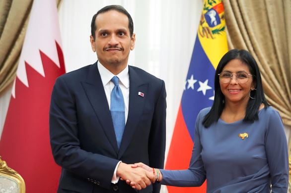 El primer ministro de Catar se reúne con Delcy Rodríguez en Miraflores (VIDEO)