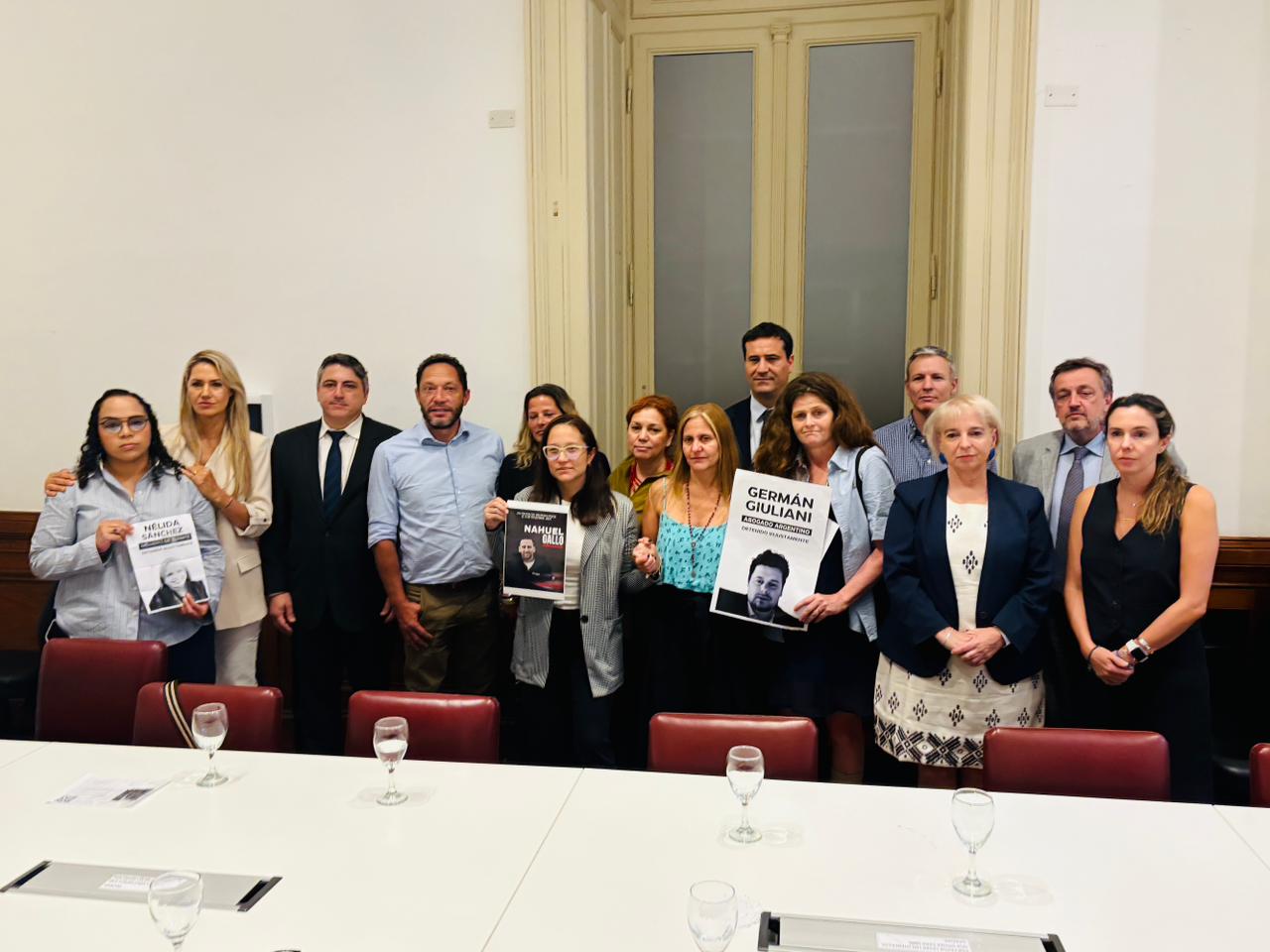 Familias de argentinos secuestrados por el chavismo en Venezuela se reunieron con senadores para exigir su liberación